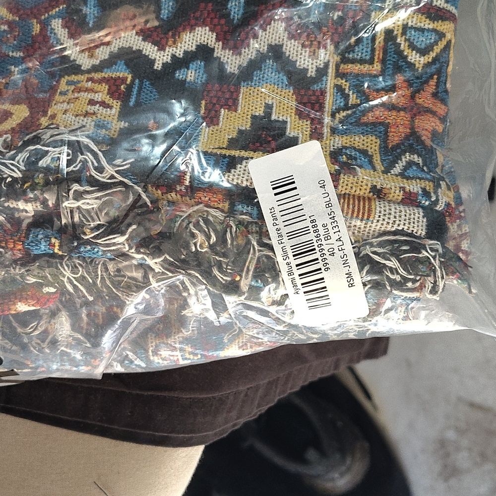 Colorful Patterned Tapestry Pants - Picture 3 of 7